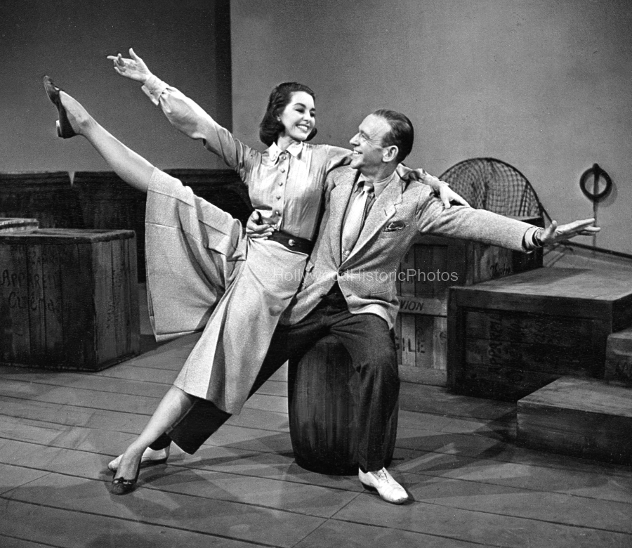 Cyd Charisse 1957 Dancing Fred Astaire Silk Stockings.jpg